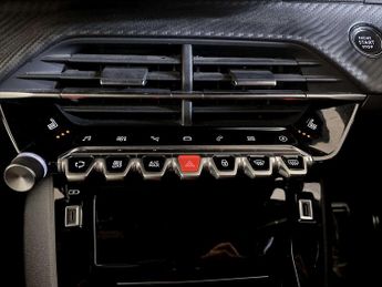 Peugeot E-2008 50kWh GT Premium SUV 5dr Electric Auto (136 ps)