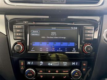 Nissan Qashqai 1.3 DIG-T Tekna SUV 5dr Petrol Manual Euro 6 (s/s) (160 ps)