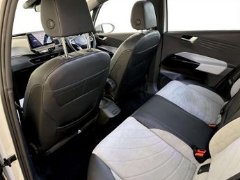 Volkswagen ID.3 Pro 58kWh Family Hatchback 5dr Electric Auto (145 ps)