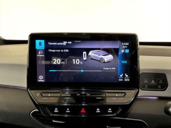 Volkswagen ID.3 Pro 58kWh Family Hatchback 5dr Electric Auto (145 ps)