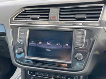 Volkswagen Tiguan 2.0 TDI BlueMotion Tech SEL DSG 4Motion Euro 6 (s/s) 5dr