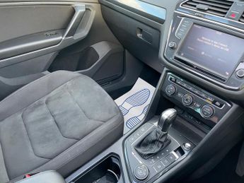 Volkswagen Tiguan 2.0 TDI BlueMotion Tech SEL DSG 4Motion Euro 6 (s/s) 5dr