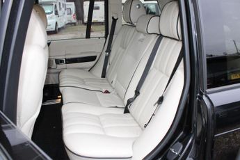 Land Rover Range Rover 4.4 TD V8 Vogue Auto 4WD Euro 5 5dr