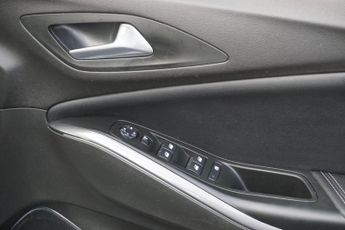 Vauxhall Grandland X 1.2 Turbo Elite Nav Auto Euro 6 (s/s) 5dr