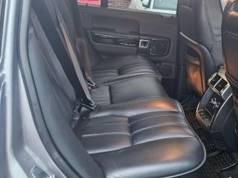 Land Rover Range Rover 4.4 TD V8 Vogue SUV 5dr Diesel Auto 4WD Euro 5 (313 bhp)