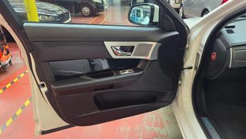 Jaguar XF 2.0I PORTFOLIO ULEZ FREE LOW MILEAGE