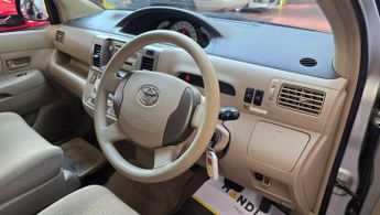 Toyota Raum 1.5 Auto lift mobility chair