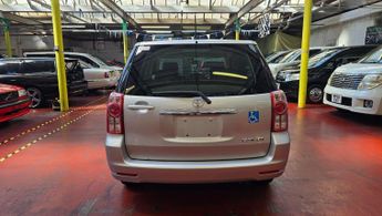 Toyota Raum 1.5 Auto lift mobility chair