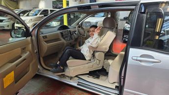 Toyota Raum 1.5 Auto lift mobility chair