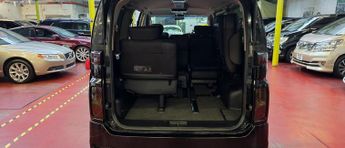 Nissan Elgrand HIGHWAY STAR E51 4WD