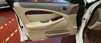 Jaguar S-Type 3.0 v6 se Rare White Ulez Free