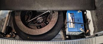 Jaguar S-Type 3.0 v6 se Rare White Ulez Free