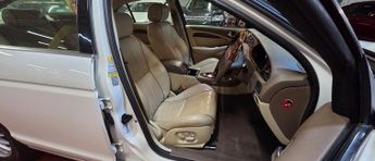 Jaguar S-Type 3.0 v6 se Rare White Ulez Free