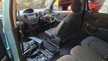 Toyota Yaris Verso 1.3 Mobility access auto lift chair
