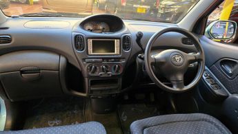Toyota Yaris Verso 1.3 Mobility access auto lift chair