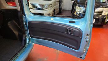 Toyota Yaris Verso 1.3 Mobility access auto lift chair