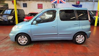 Toyota Yaris Verso 1.3 Mobility access auto lift chair