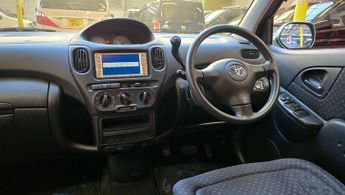 Toyota Yaris Verso 1.3 Mobility access auto lift chair