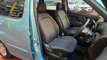 Toyota Yaris Verso 1.3 Mobility access auto lift chair