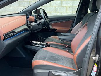 Volkswagen ID.4 Pro Performance 77kWh Life Auto 5dr