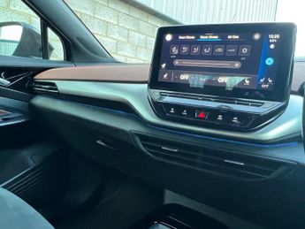 Volkswagen ID.4 Pro Performance 77kWh Life Auto 5dr
