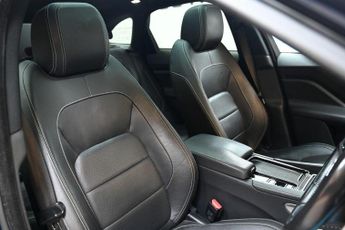 JAGUAR F-PACE 2.0 D240 R-Sport SUV 5dr Diesel Auto AWD Euro 6 (s/s) (240 ps) +