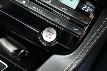 JAGUAR F-PACE 2.0 D240 R-Sport SUV 5dr Diesel Auto AWD Euro 6 (s/s) (240 ps) +