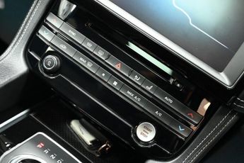 JAGUAR F-PACE 2.0 D240 R-Sport SUV 5dr Diesel Auto AWD Euro 6 (s/s) (240 ps) +