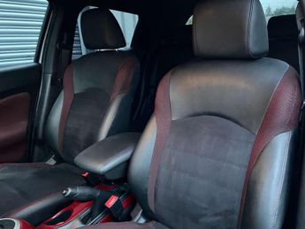 Nissan Juke 1.6 Juke N-Connecta CVT 5dr