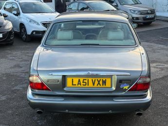 Jaguar XJ 3.2 XJ8 LWB Saloon 4dr