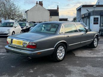 Jaguar XJ 3.2 XJ8 LWB Saloon 4dr