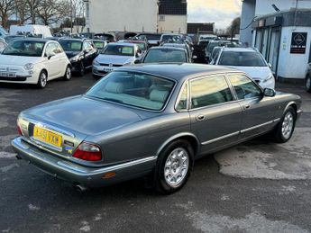 Jaguar XJ 3.2 XJ8 LWB Saloon 4dr
