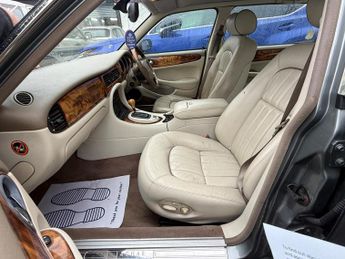 Jaguar XJ 3.2 XJ8 LWB Saloon 4dr