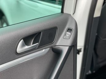 Volkswagen Tiguan 2.0 TDI BlueMotion Tech Match Edition DSG 4WD Euro 6 (s/s) 5dr