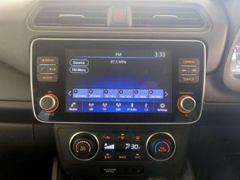 Nissan Leaf 39kWh Acenta Hatchback 5dr Electric Auto (150 ps)