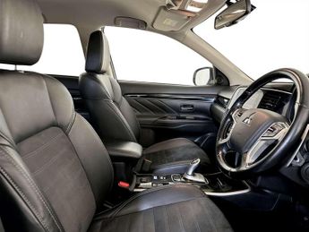 Mitsubishi Outlander 2.4h TwinMotor 13.8kWh Juro SUV 5dr Petrol Plug-in Hybrid CVT 4W