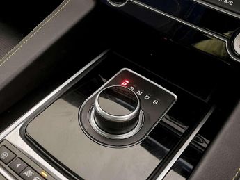 Jaguar F-PACE 2.0 P300 300 Sport SUV 5dr Petrol Auto AWD Euro 6 (s/s) (300 ps)