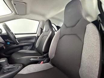 Toyota Aygo X 1.0 VVT-i Pure x-shift Euro 6 (s/s) 5dr