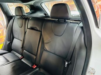 Volvo XC60 2.4 D4 R-Design Lux Nav Auto AWD Euro 6 (s/s) 5dr