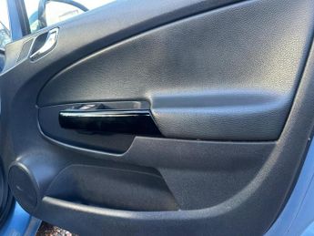 Vauxhall Corsa 1.4 16V SE Auto Euro 5 5dr