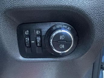 Vauxhall Corsa 1.4 16V SE Auto Euro 5 5dr