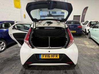 Toyota AYGO 1.0 VVT-i x-play Euro 6 5dr