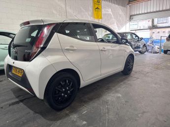 Toyota AYGO 1.0 VVT-i x-play Euro 6 5dr