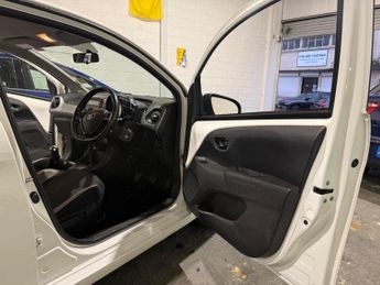 Toyota AYGO 1.0 VVT-i x-play Euro 6 5dr