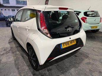 Toyota AYGO 1.0 VVT-i x-play Euro 6 5dr