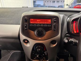 Toyota AYGO 1.0 VVT-i x-play Euro 6 5dr