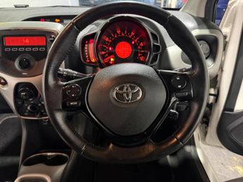 Toyota AYGO 1.0 VVT-i x-play Euro 6 5dr