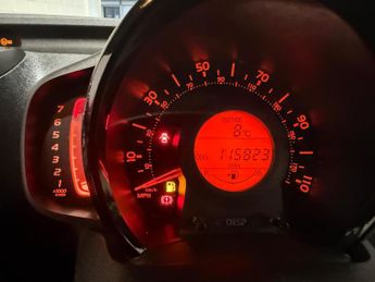 Toyota AYGO 1.0 VVT-i x-play Euro 6 5dr
