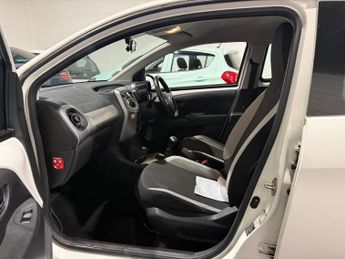 Toyota AYGO 1.0 VVT-i x-play Euro 6 5dr