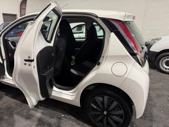 Toyota AYGO 1.0 VVT-i x-play Euro 6 5dr